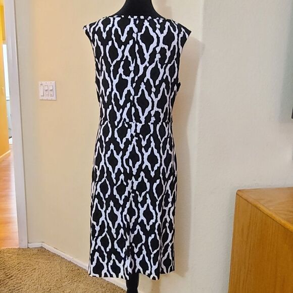 NWOT "Chaus" dress size L. - Picture 5 of 11